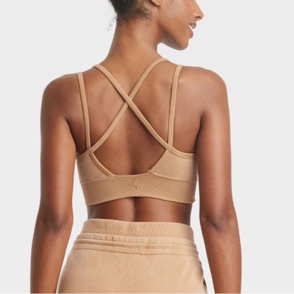 Tan textured active set